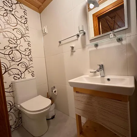 Hanole Ayvalı